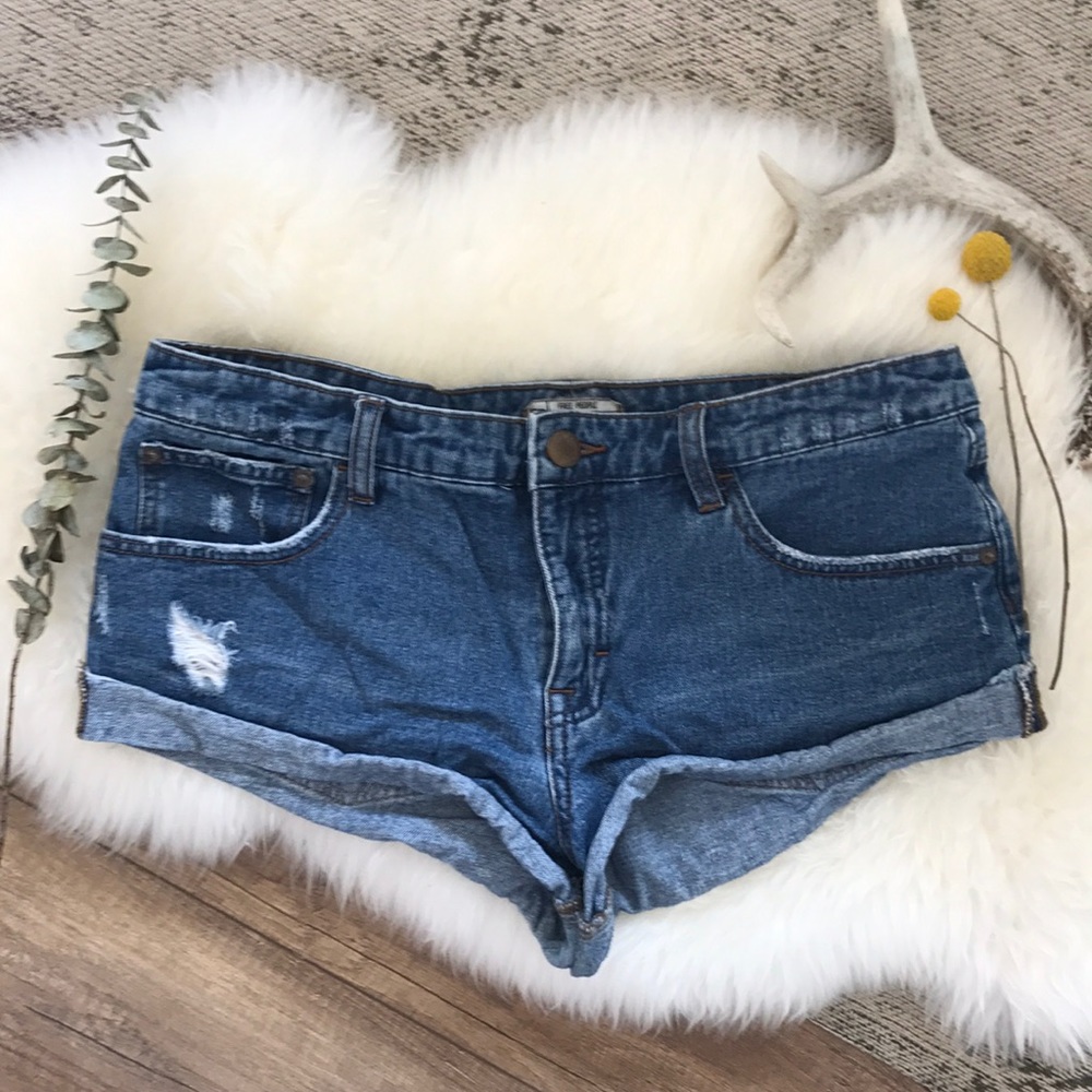 FREE PEOPLE Denim Shorts - Picture 4 of 6